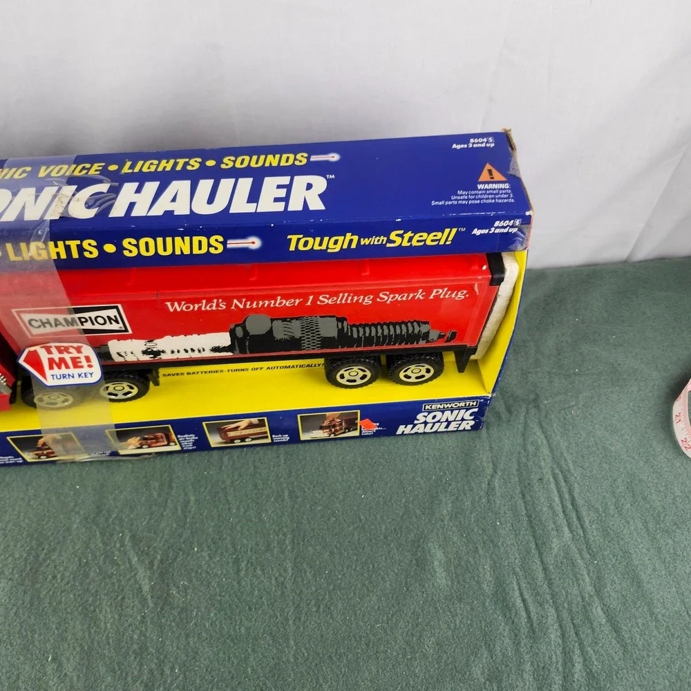 Buddy L Champion Spark Plugs Sonic Hauler Semi-Truck Kenworth Boxed 8604